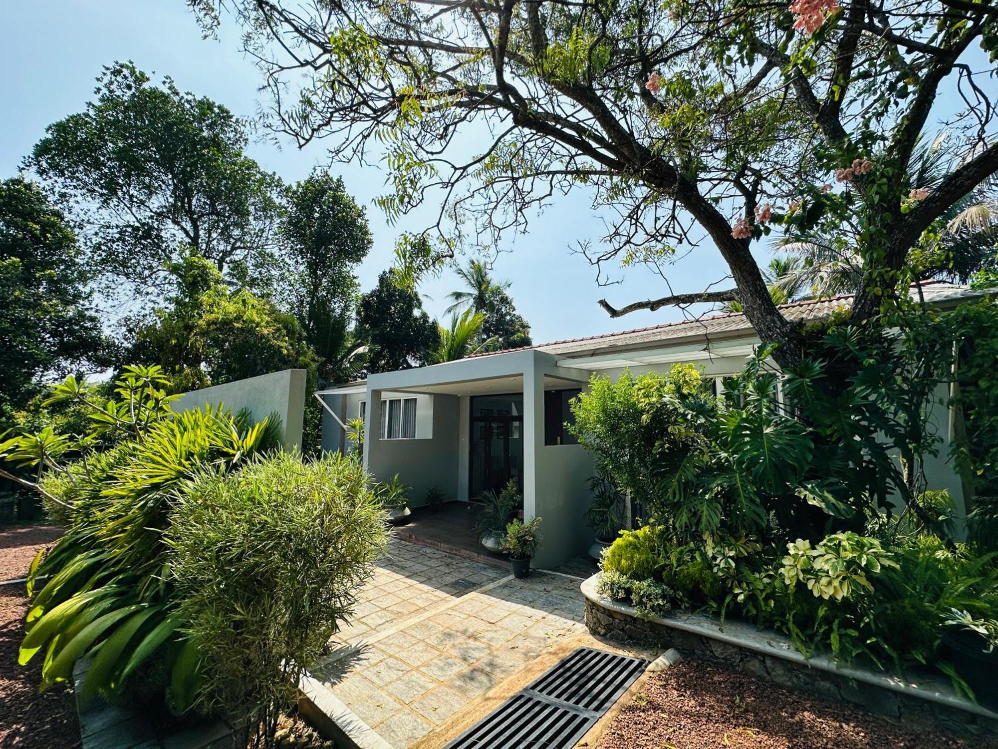 The Niche Hikkaduwa - 10 Minutes To The Beach Exterior photo
