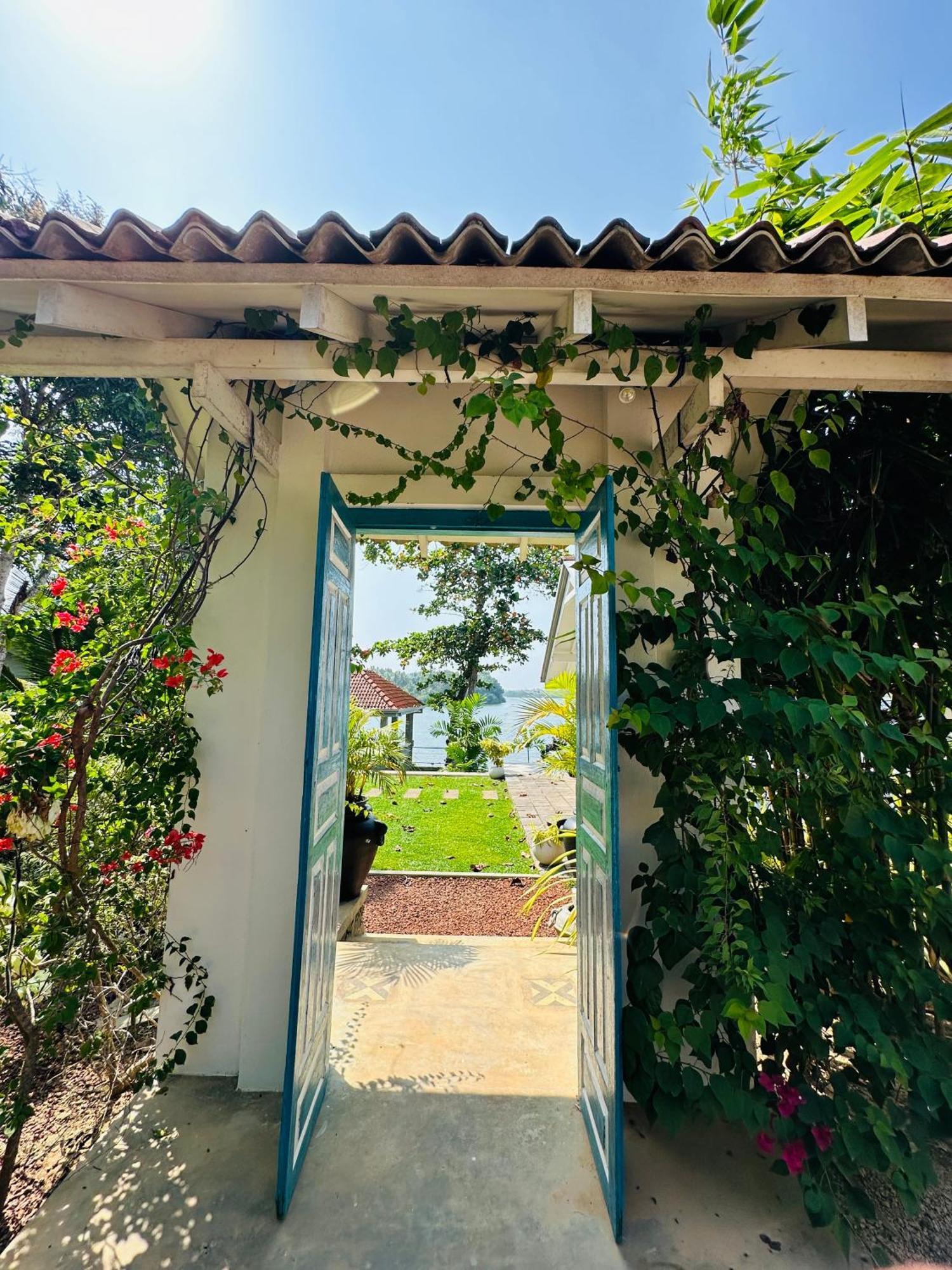 The Niche Hikkaduwa - 10 Minutes To The Beach Exterior photo